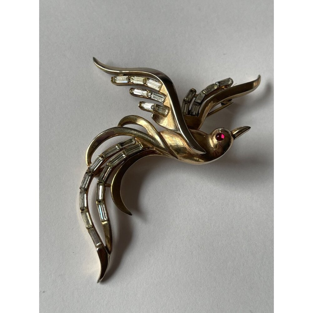 Vintage Crown Trifari Bird Of Paradise Brooch With Red Cabochon Eye Rhinestones